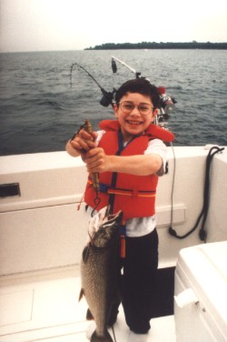 Mème les jeunes attrapent les gros poissons...